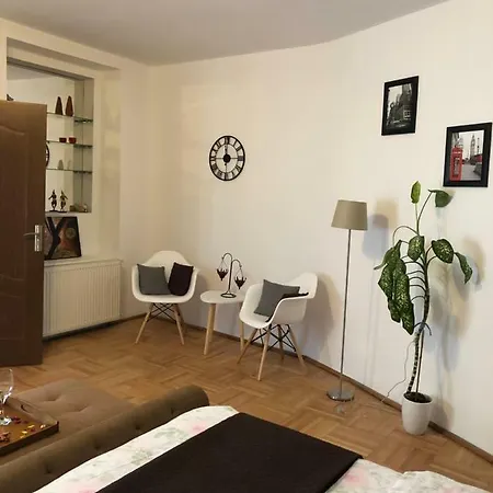 Xenopol Apartment